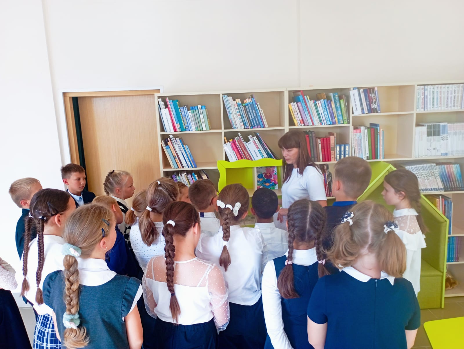 В ходе мероприятия дети вспомнили о правилах обращения с книгой, узнали о том, как можно записаться в библиотеку, что такое В ходе мероприятия дети вспомнили о правилах обращения с книгой, узнали о том, как можно записаться в библиотеку, что такое